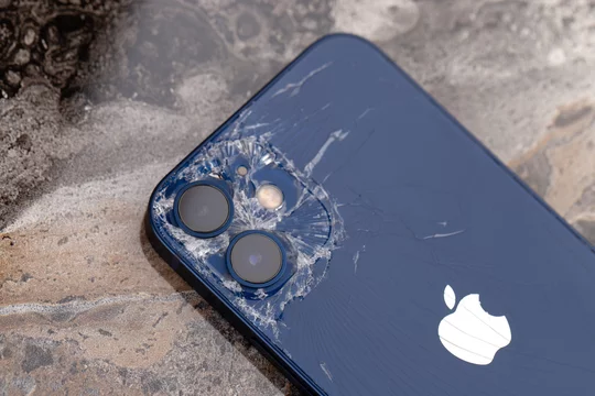 Замена задней крышки на iPhone в Ростове-на-Дону